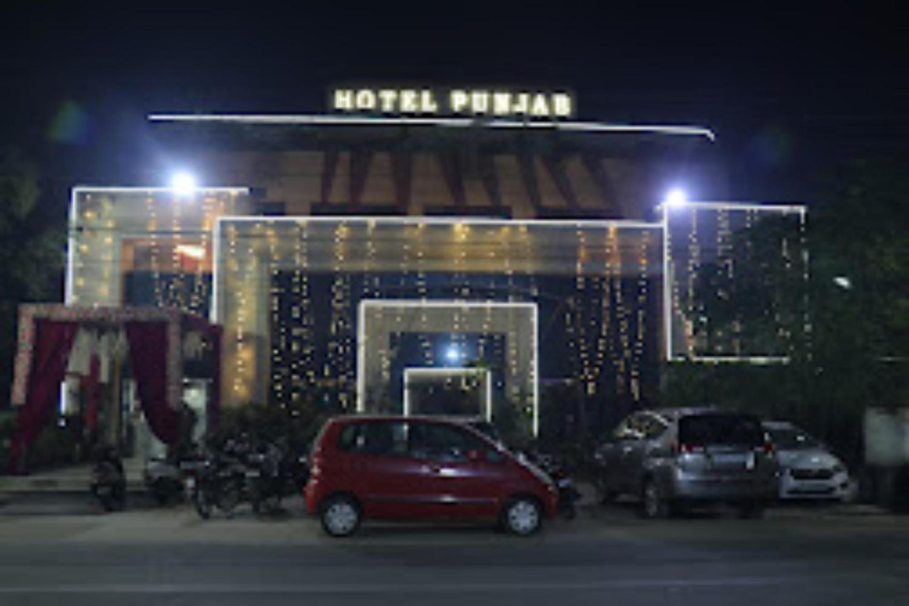 Hotel Punjab , 萨哈兰普尔 外观 照片