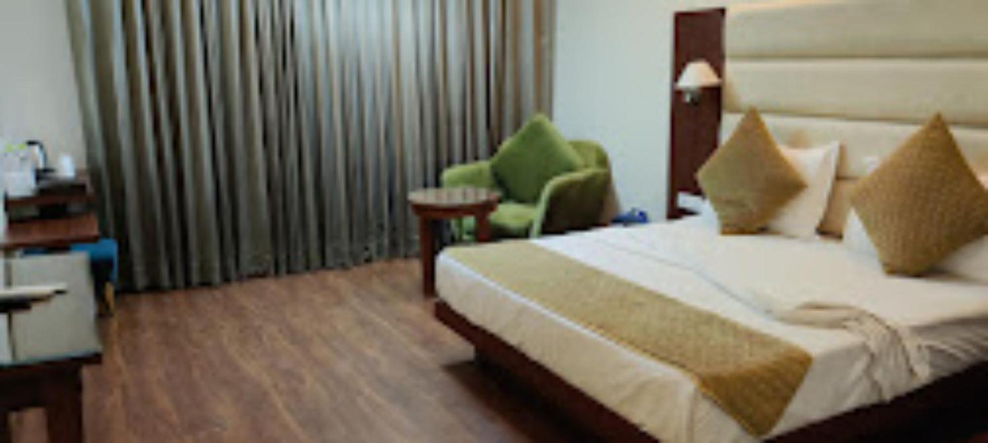 Hotel Punjab , 萨哈兰普尔 外观 照片