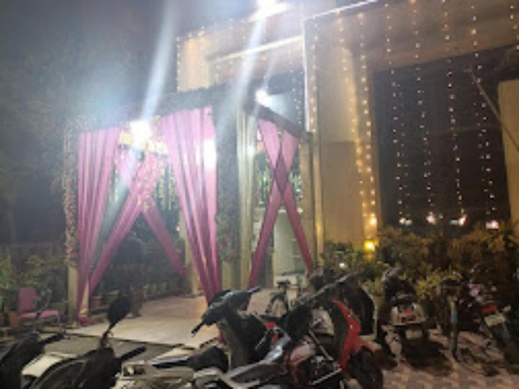 Hotel Punjab , 萨哈兰普尔 外观 照片